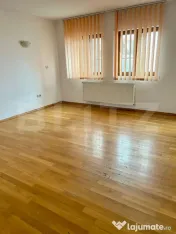 Apartament 4 camere,2,bai,3 terase,139mp, semicentral 
