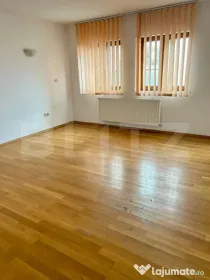Apartament 4 camere,2,bai,3 terase,139mp, semicentral