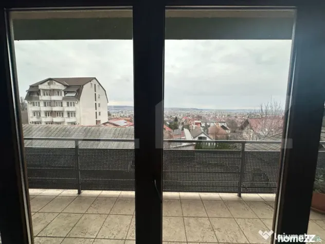 Apartament 4 camere,2,bai,3 terase,139mp, semicentral