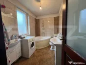 Casă de vânzare – teren 1.960 mp, 250 mp utili, zona Uni 