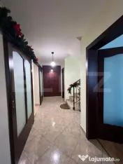 Casă de vânzare – teren 1.960 mp, 250 mp utili, zona Uni 