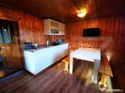 Cabana cochetă din lemn în Beliș – 3 camere, ideală pe 