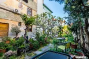 Apartament tip casă | 3 camere & curte | zona Colegiului...