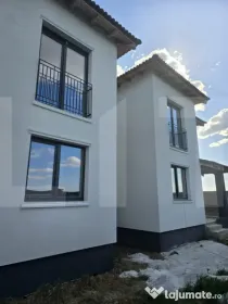 Vând duplex Moșnița Veche la asfalt
