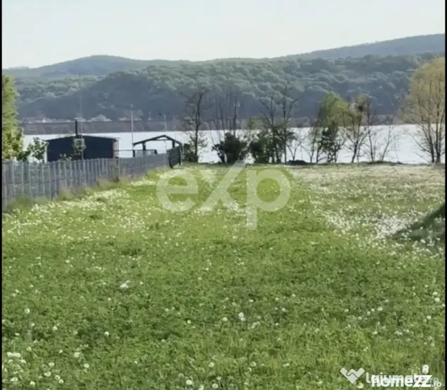 Teren 2100 mp cu ieșire la lac – Budeasa Mare