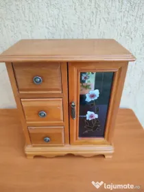 Dulăpior vintage pentru bijuterii