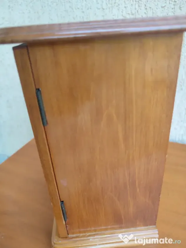 Dulăpior vintage pentru bijuterii