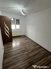 Oferim spre vânzare apartament recent renovat 2 camere-Zona 