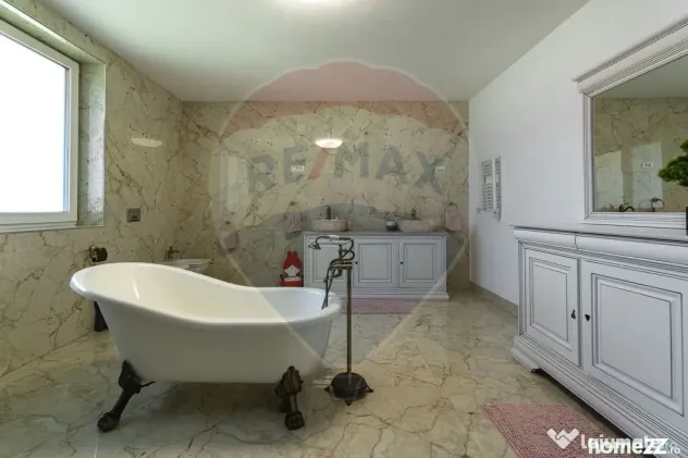 Vila premium 6 camere| Piscina incalzita | Teren 1091 mp ...