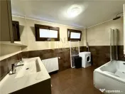 Apartament 3 camere, bloc nou, parcare, zona Republicii Cara 