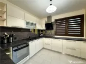 Apartament 3 camere, bloc nou, parcare, zona Republicii Cara 