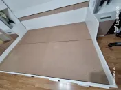 Pat de dormitor cu saltea. 