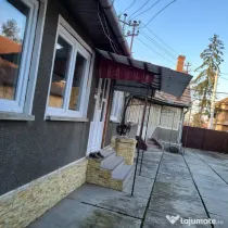 Vând casa în loc. Ineu