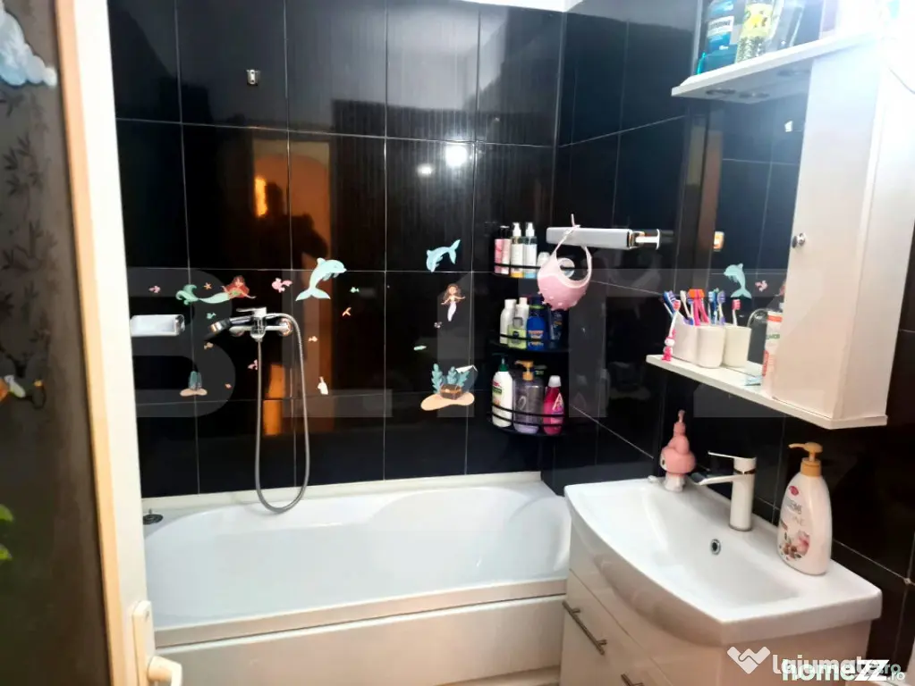Apartament cu gradina propie de vanzare, 47 mp, zona Aleea T