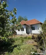 Casa cu teren 1100 mp și hala în curte, sat Cârbești