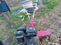 Vând motocultor 14 CP, pe benzină, cu scaun freza plug prășitoare brăzdar, carte 