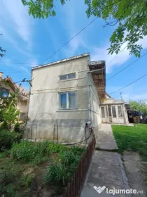 Casa de vanzare renovabila, 110 mp, Suceava