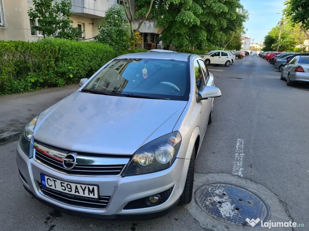opel astra h sedan