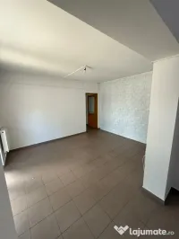 Spațiu comercial de închiriat în Podu Iloaiei 