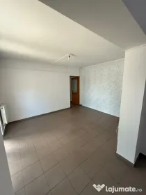 Spațiu comercial de închiriat în Podu Iloaiei