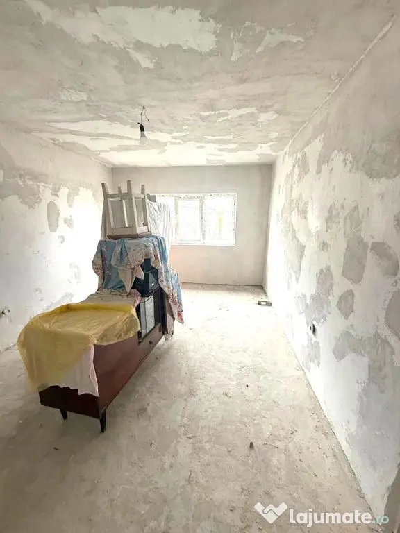 Apartament cu 2 camere - vanzare - Marasesti, jud. Vrancea