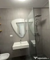 Apartament 3 camere, 2 băi, 57 mp, mobilat, parcare, zona C 