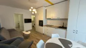 Apartament 3 camere, 2 băi, 57 mp, mobilat, parcare, zona C 