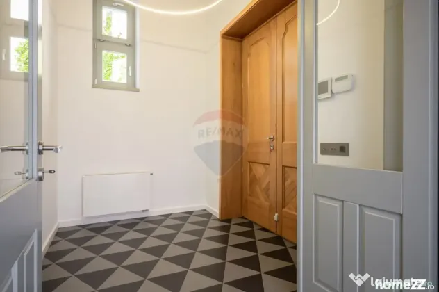 Arhitectură interbelică reinterpretată contemporan - Brasov (Brasov)