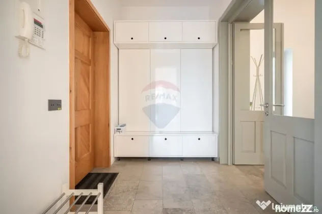 Arhitectură interbelică reinterpretată contemporan