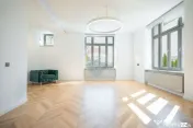 Arhitectură interbelică reinterpretată contemporan 
