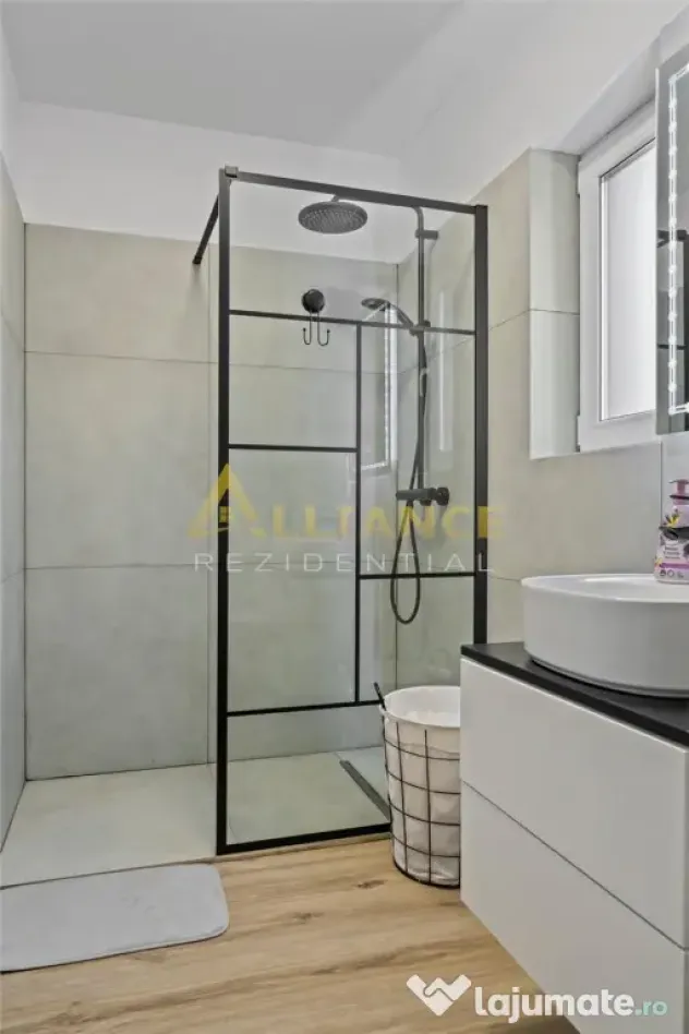Casa individuala ~ P 1E POD ~ 5 camere - 3 bai ~ 444 teren ~