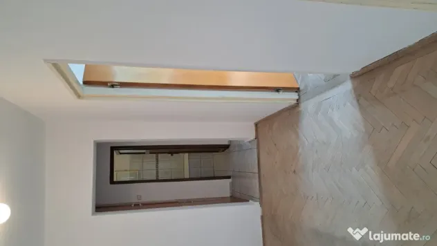 Vand apartament 3 camere