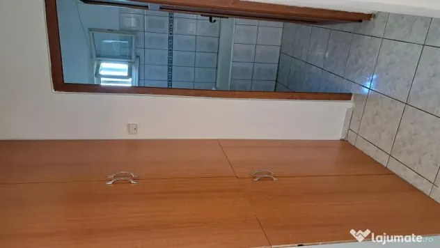 Vand apartament 3 camere