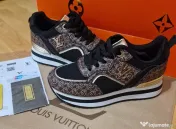 Adidasi dama Louis Vuitton, logo metalic auriu, saculet, etichetă 