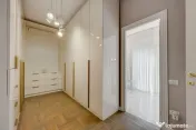 CAROL - EPISCOP CHESARIE, APARTAMENT 250 MP TOTAL, CURTE 250 