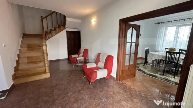 Casa superba in Voiniceni! 250mp! 11Ari!