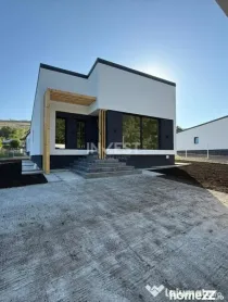 CASA INDIVIDUALA,500 mp teren,4 CAMERE, 2 BAI SI POD,VALEA A