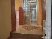 Apartament la casă cu front stradal, str. M. Eminescu. 1... 
