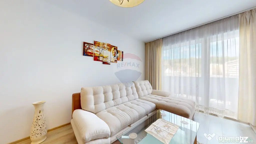 2 camere in Racadau cu priveliste spre Tampa si loc parca...