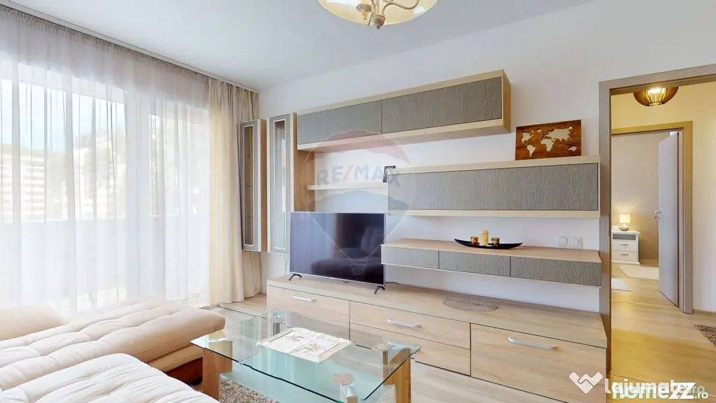 2 camere in Racadau cu priveliste spre Tampa si loc parca...