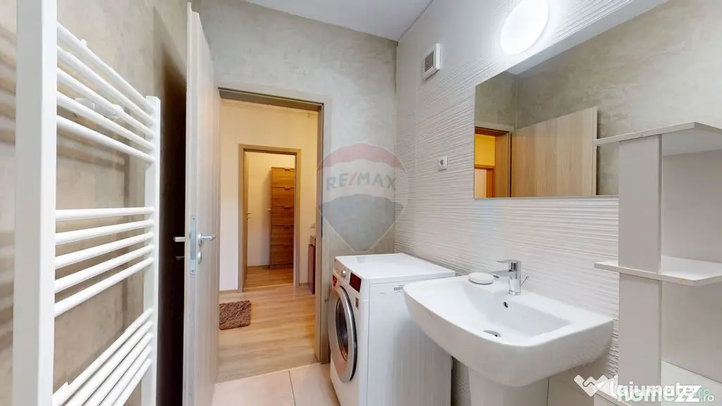 2 camere in Racadau cu priveliste spre Tampa si loc parca...