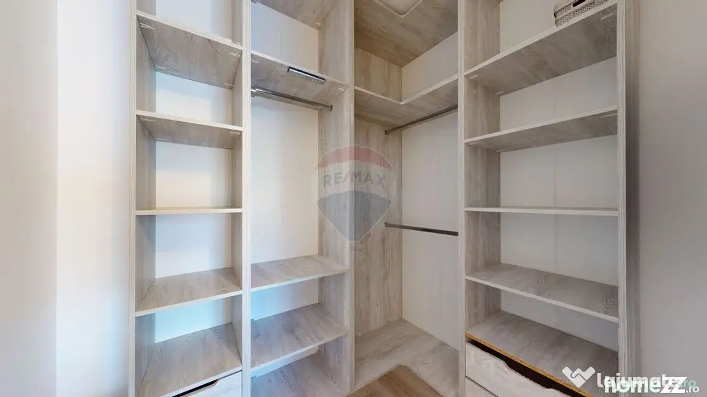 2 camere in Racadau cu priveliste spre Tampa si loc parca...