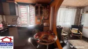 Vă propunem spre vânzare un apartament cu 2 camere, decomandat, situat 