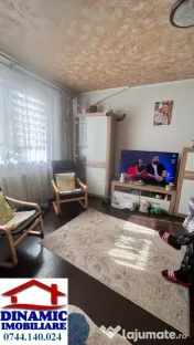Vă propunem spre vânzare un apartament cu 2 camere, decomandat, situat 