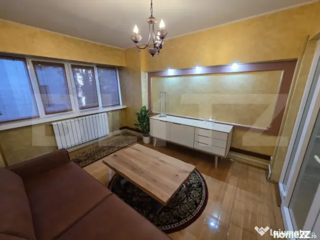 Apartament 4 camere, 100 mp, parcare privata, zona Ultracent - Craiova (Dolj)