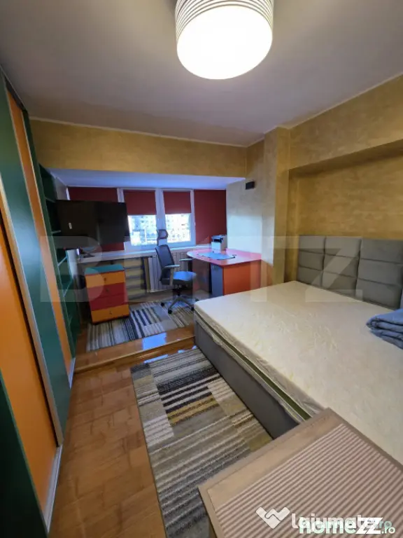 Apartament 4 camere, 100 mp, parcare privata, zona Ultracent - Craiova (Dolj)