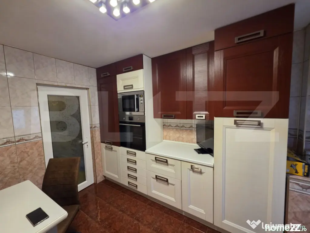 Apartament 4 camere, 100 mp, parcare privata, zona Ultracent - Craiova (Dolj)