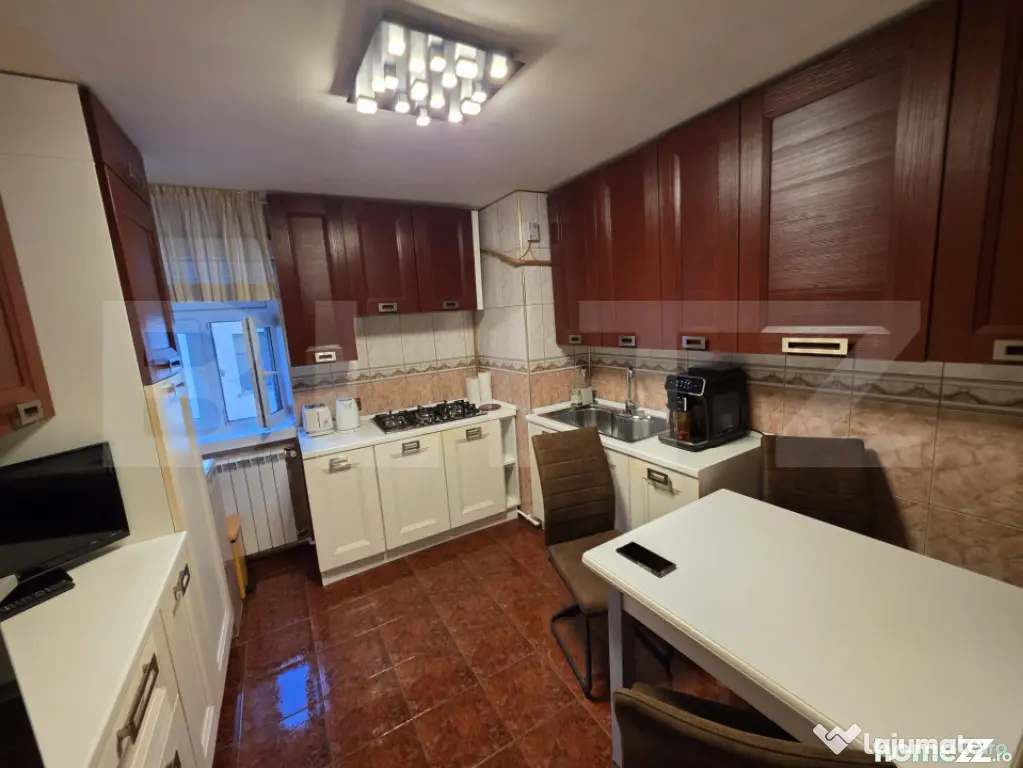 Apartament 4 camere, 100 mp, parcare privata, zona Ultracent - Craiova (Dolj)