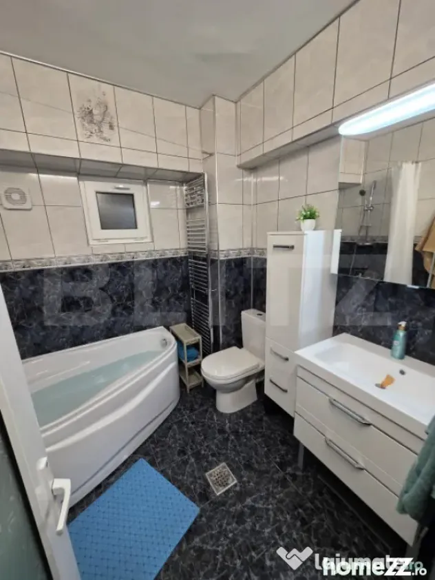Apartament 4 camere, 100 mp, parcare privata, zona Ultracent - Craiova (Dolj)
