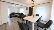 Casă de vânzare, 142 mp utili, vedere spre oraș și munț
